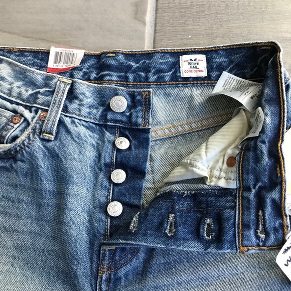 LAST ONE Leviโs Iconic Selvedged Wedgie Fit Jeans - Picture 6 of 8